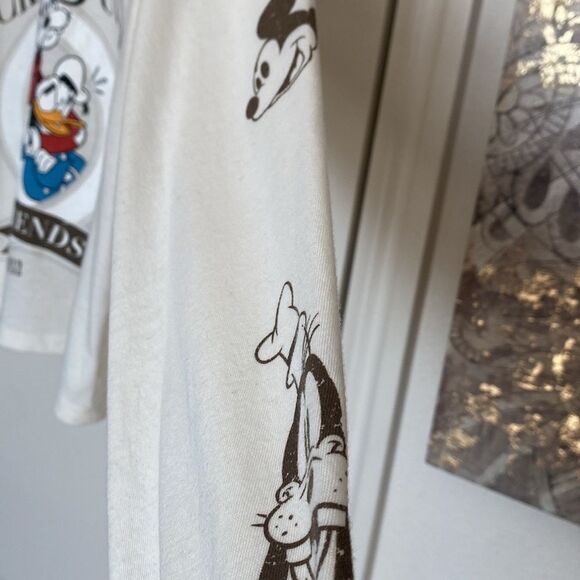 Disney Mickey Mouse, long sleeve shirt with side sleeve appliqué. Size XL - Picture 9 of 11